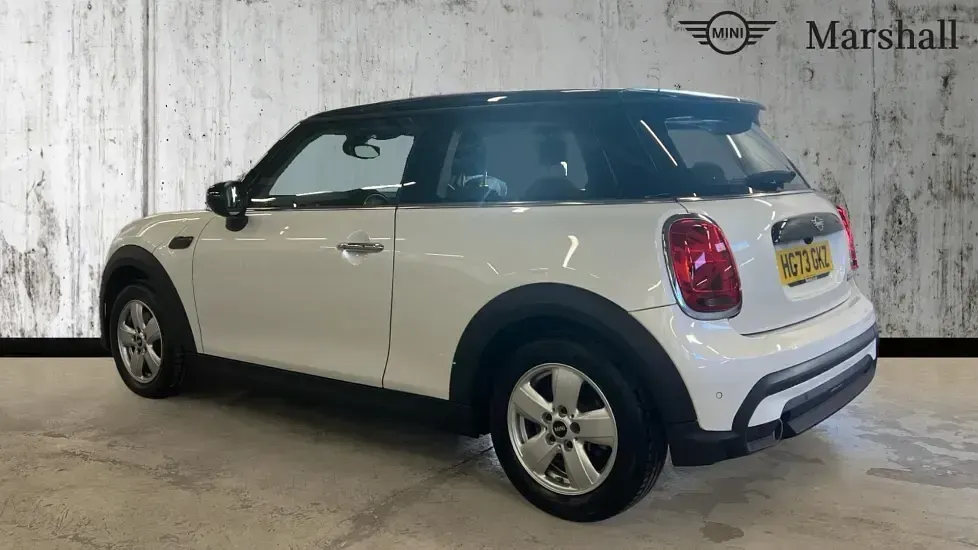 Used Mini Cooper Classic 136 HP (100 kW) 2023 Nanuq white Hatchback