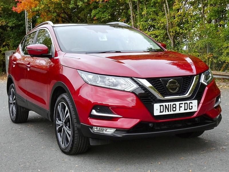 Red Used 2018 Nissan Qashqai N-Connecta SUV | £12,750 (Fair price) - Image 1/4