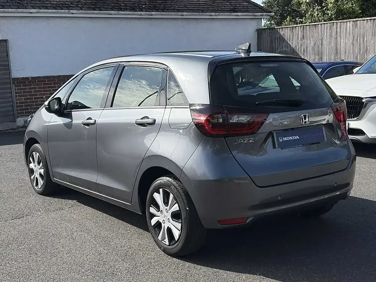 Used Honda Jazz Hybrid 109 HP (80 kW) 2022 Shining grey Hatchback