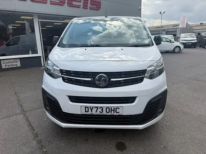 Used Vauxhall Vivaro 100 HP (73 kW) 2023 White MPV