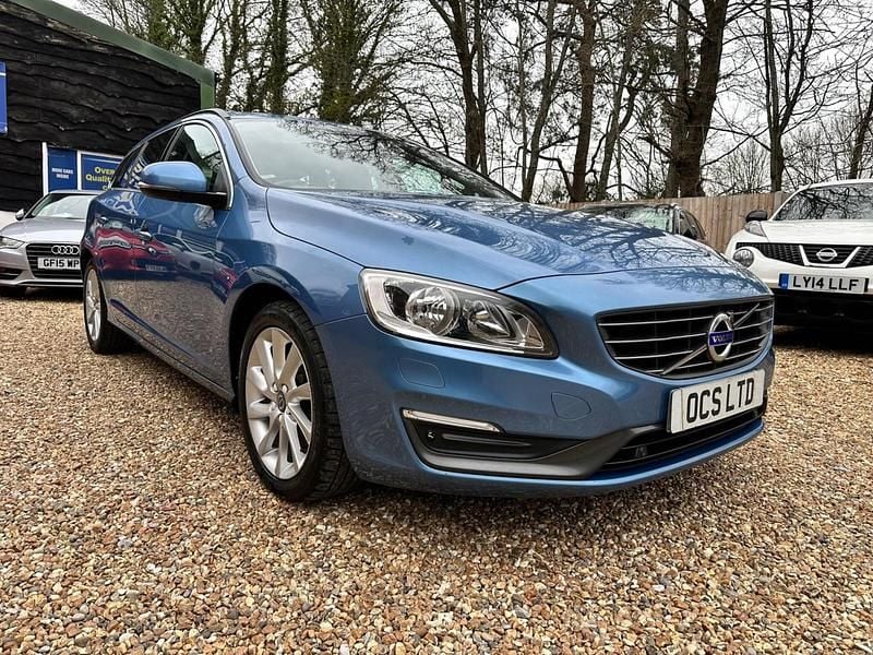 Used Volvo V60 SE 181 HP (133 kW) 2015 Blue Estate