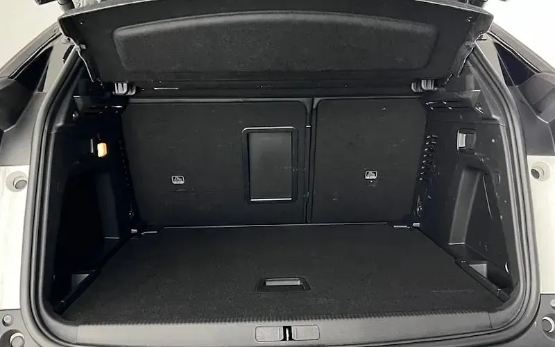 Used Peugeot 3008 Premium 131 HP (96 kW) 2022 White SUV