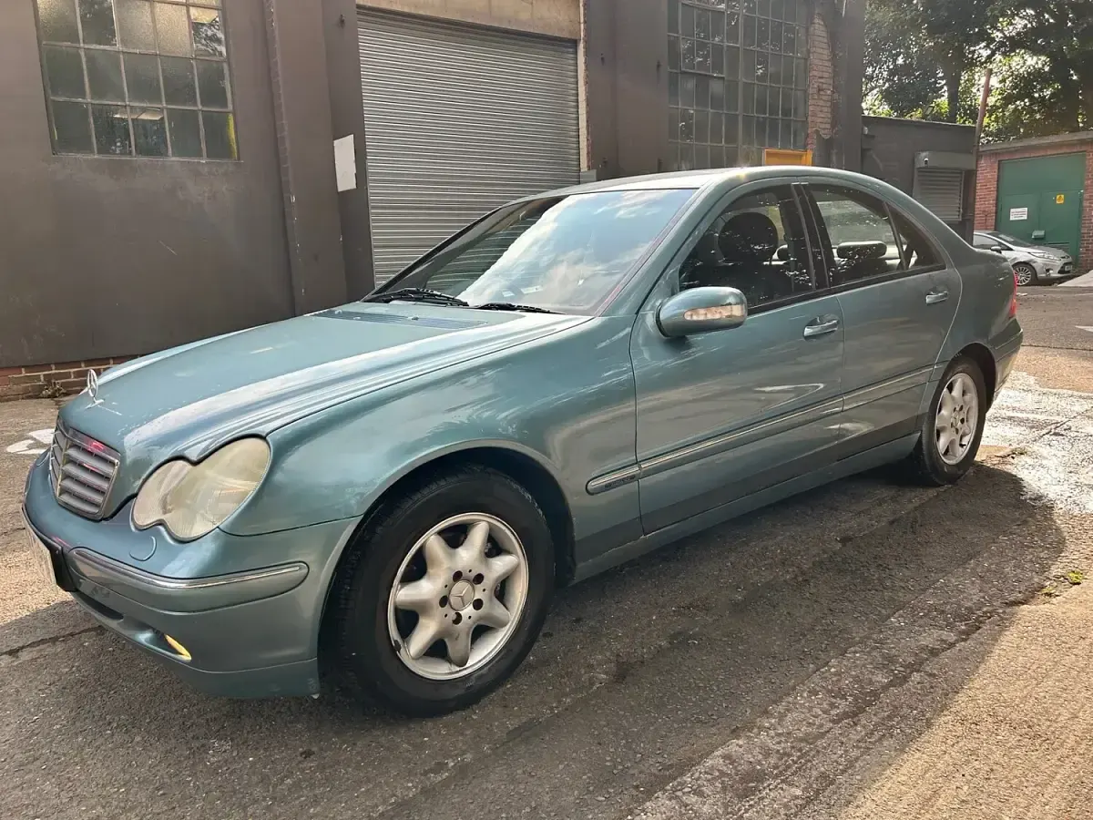 Used Mercedes C200 Elegance 2003 Green Sedan