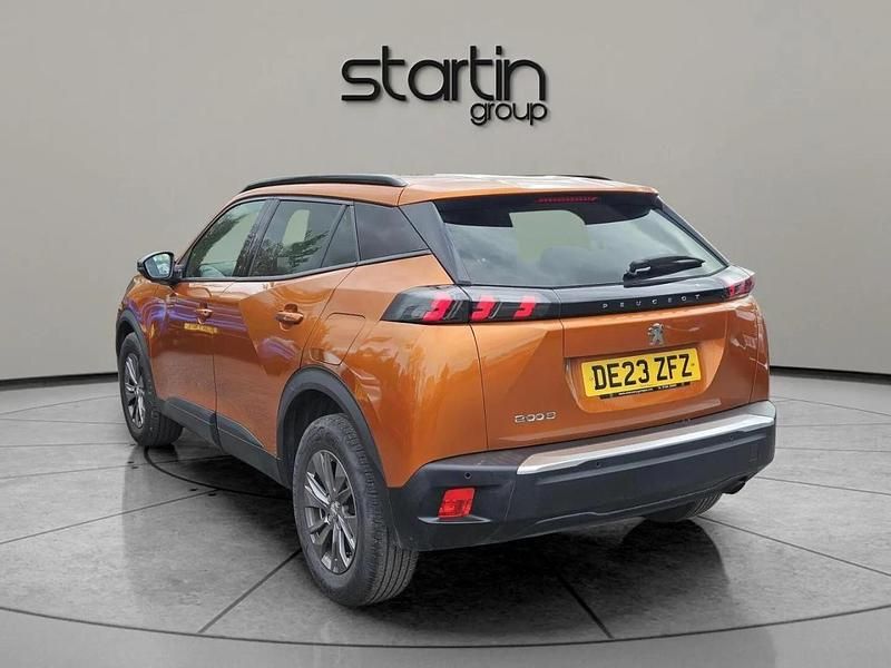 Second-hand Peugeot 2008 Active+ 100 CP (73 kW) 2023 Portocaliu SUV