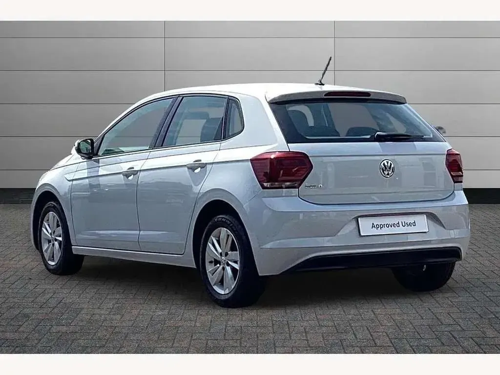 Used VW Polo SE 65 HP (47 kW) 2019 Silver Hatchback