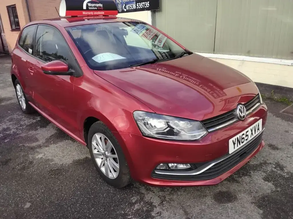 Used VW Polo SE 60 HP (44 kW) 2015 Red Hatchback