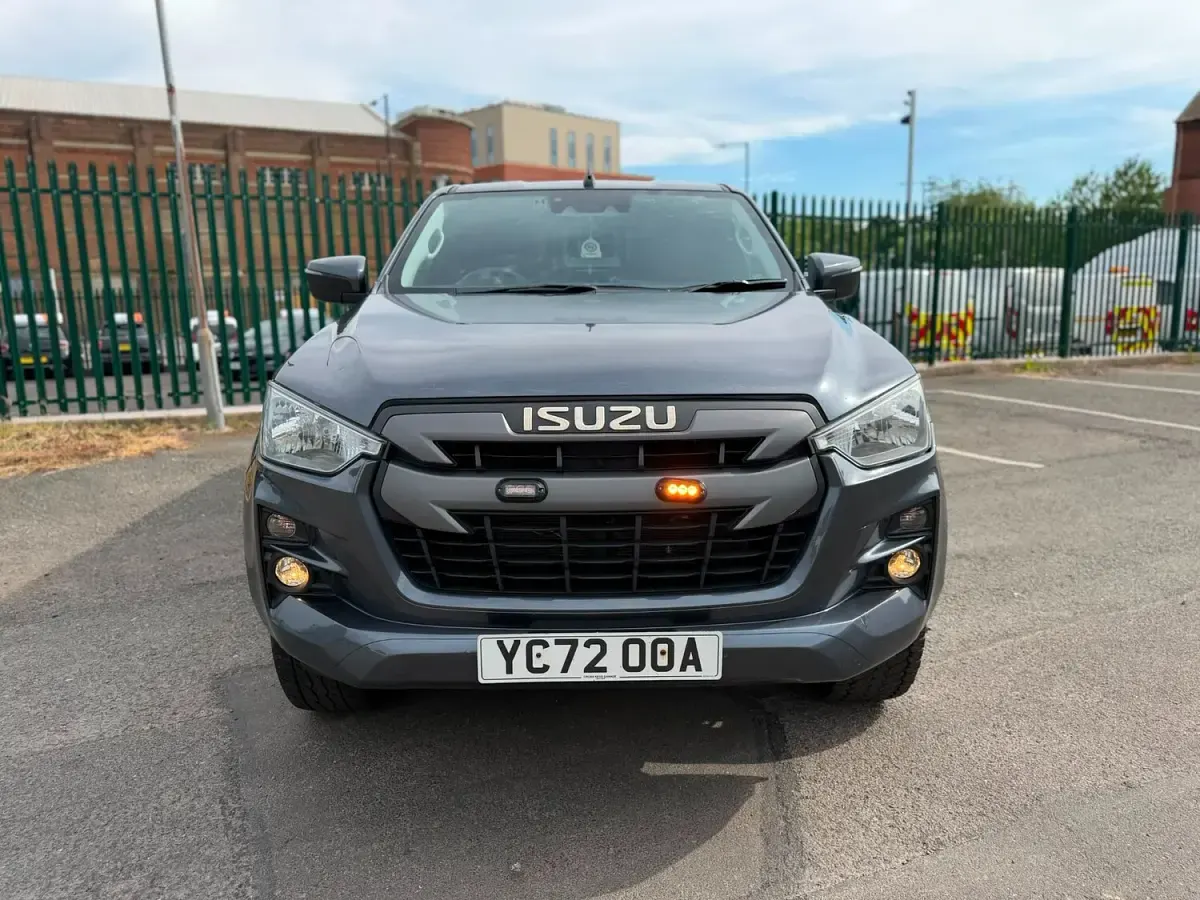 Used Isuzu D-Max 163 HP (119 kW) 2022 Grey Pickup