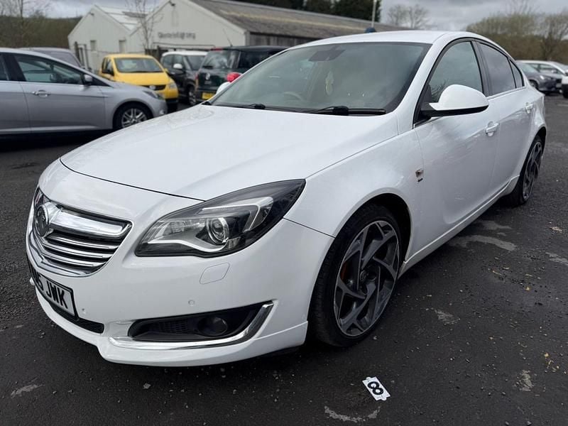 Used Vauxhall Insignia SRi 163 HP (119 kW) 2015 White Hatchback