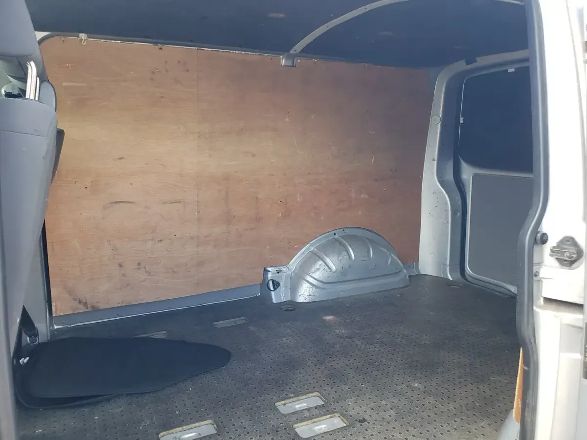 Used VW T5 Trendline 102 HP (75 kW) 2015 Silver Van