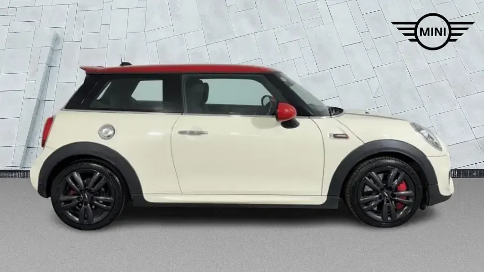 Used Mini John Cooper Works Hatch 228 HP (167 kW) 2018 White Hatchback