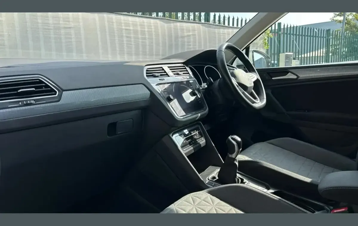 Used VW Tiguan Life 147 HP (108 kW) 2022 Silver SUV