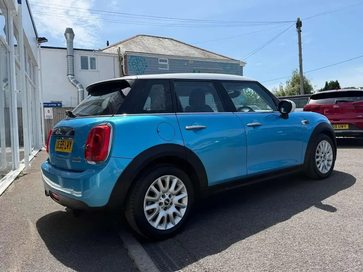 Used Mini Cooper Hatch 136 HP (100 kW) 2016 Blue Hatchback