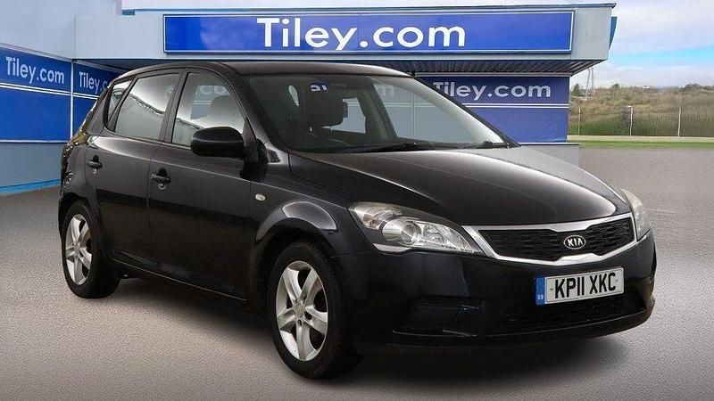 Black Used 2011 Kia Ceed Hatchback | £2,990 (Fair price) - Image 1/4