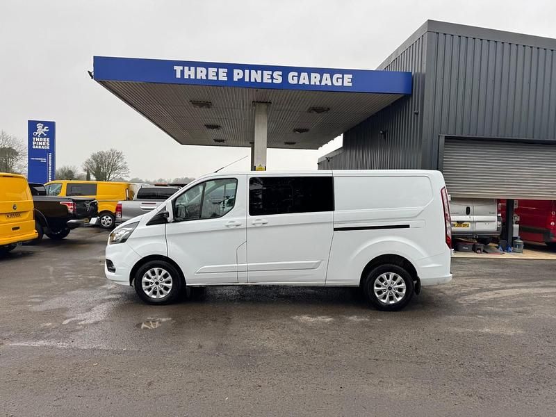 Used Ford Transit Custom Limited 130 HP (95 kW) 2022 White Van
