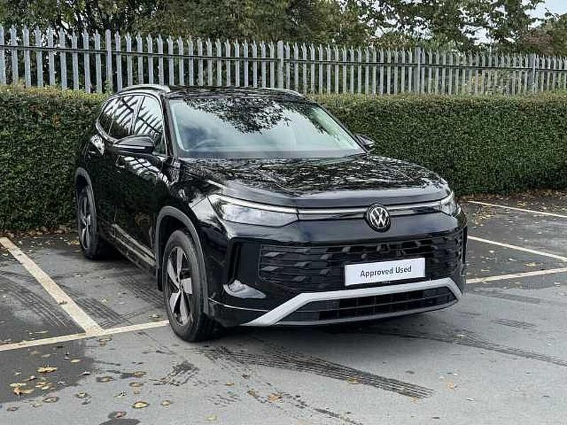 Used 2025 VW Tayron SUV | £38,995 (Fair price) - Image 1/4