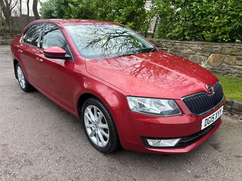 Red Used 2015 Skoda Octavia Elegance Hatchback | £7,995 (Good price) - Image 1/4