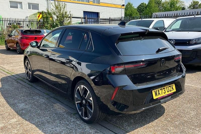 Black Used 2024 Vauxhall Astra Hatchback | £18,595 (Super price) - Image 1/2