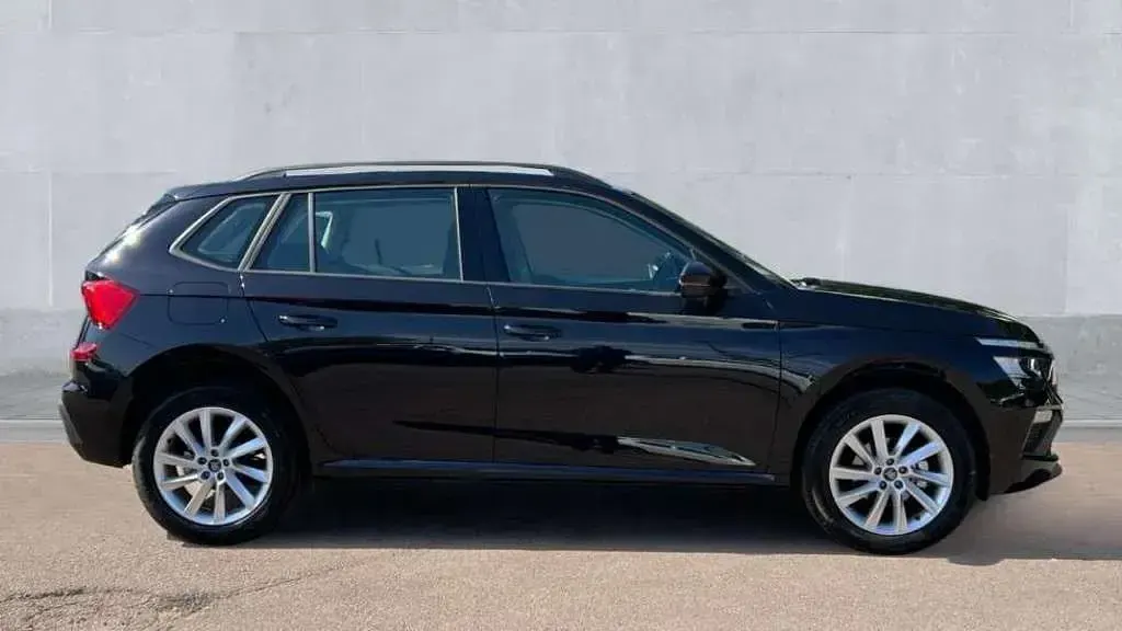 Used Skoda Kamiq SE 95 HP (69 kW) 2025 Black magic pearlescent SUV