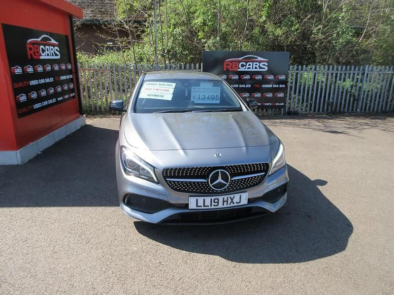 Begagnad Mercedes CLA220 AMG line 2019 Grå Sedan
