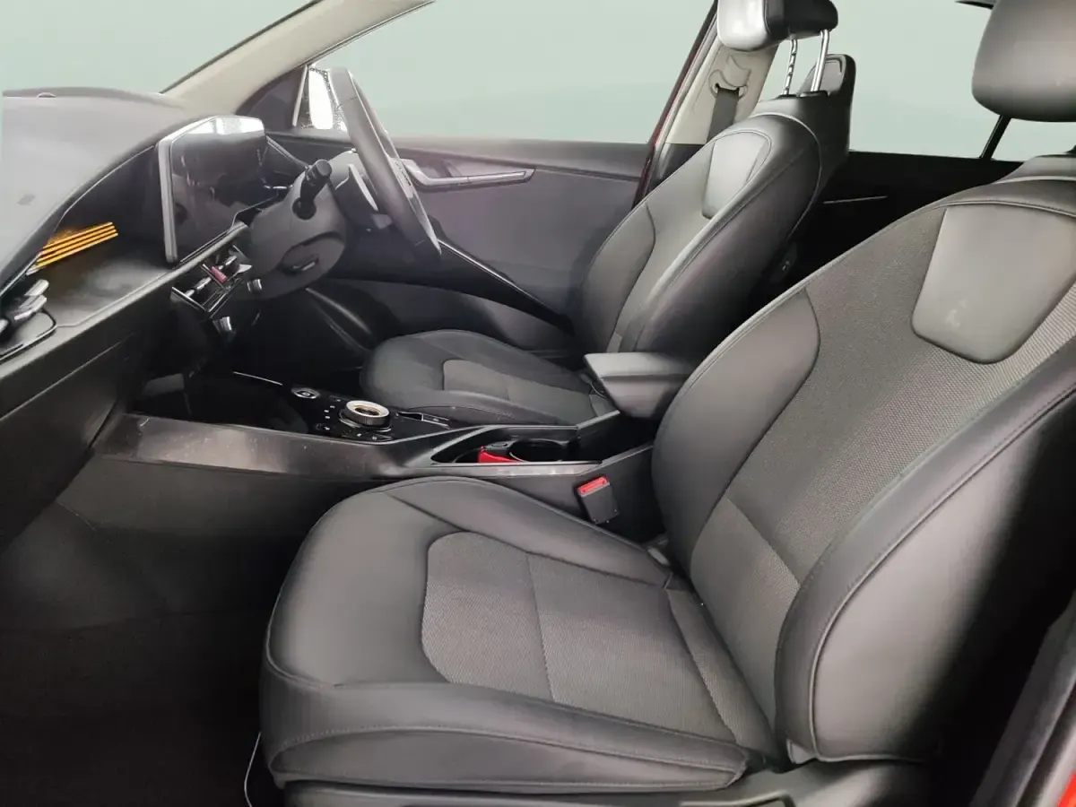 Usado Kia e-Niro 147 kW (201 HP) 2023 Laranja SUV