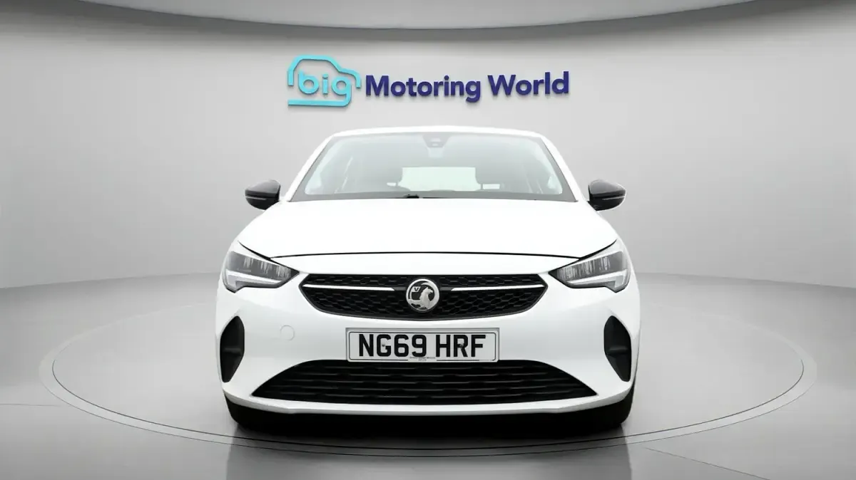 Used Vauxhall Corsa 75 HP (55 kW) 2020 White Hatchback
