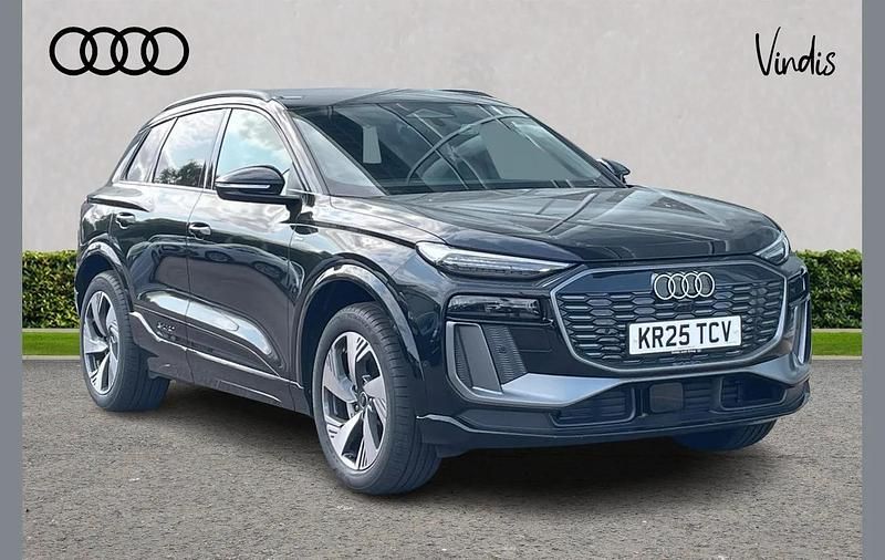 Black Used 2025 Audi Q6 e-tron S-Line SUV | £52,525 (Fair price) - Image 1/4