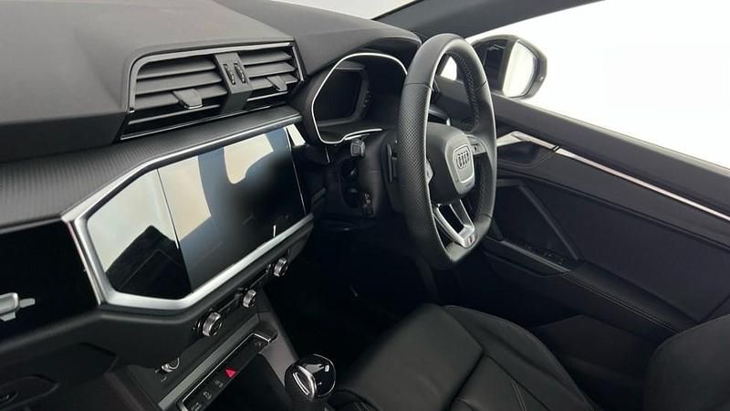 Used Audi Q3 Black Edition 147 HP (108 kW) 2025 Blue SUV