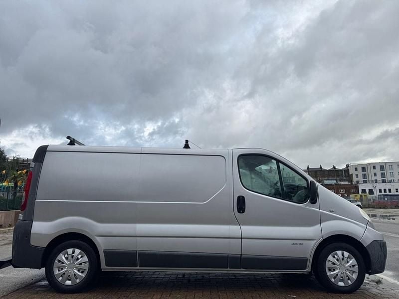 Used Renault Trafic 2008 Silver MPV