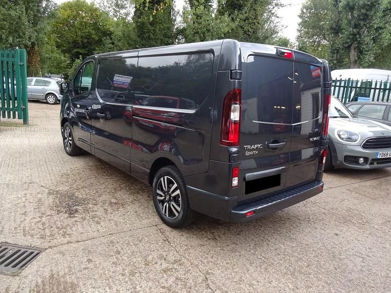 New Renault Trafic 148 HP (108 kW) 2025 Grey MPV