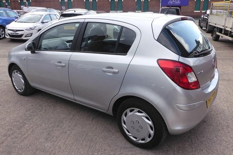 Second-hand Vauxhall Corsa 2013 Argintiu Hatchback