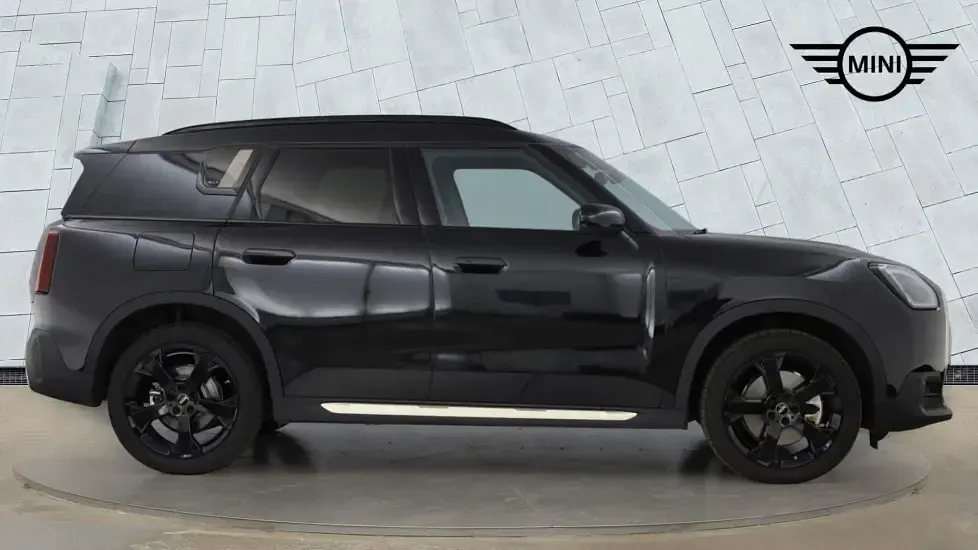 Used Mini Countryman 215 HP (158 kW) 2025 Black SUV