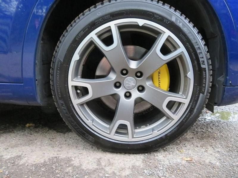 Used Maserati Levante GranLusso 275 HP (202 kW) 2018 Blue SUV