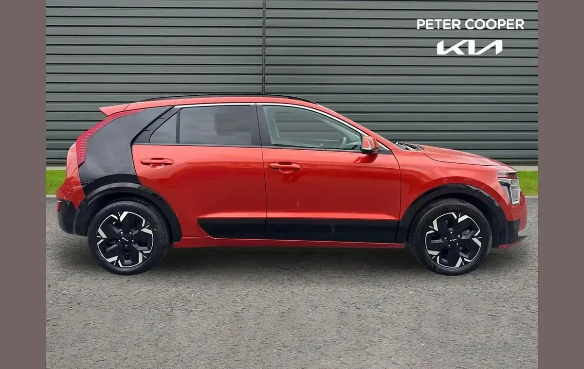 Used Kia e-Niro 150 kW (204 HP) 2023 Orange SUV