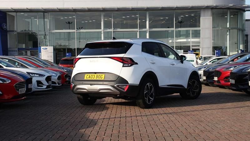 Used Kia Sportage 2023 White SUV