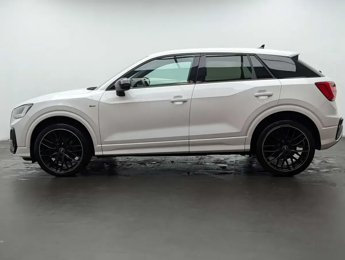 Used Audi Q2 Black Edition 150 HP (110 kW) 2022 White SUV
