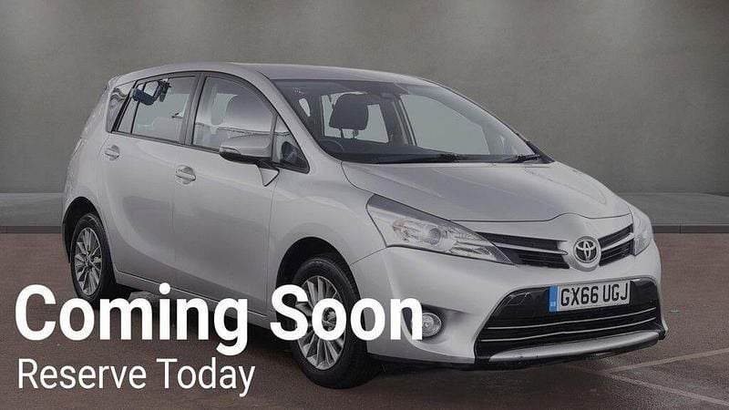 Used Toyota Verso 132 HP (97 kW) 2016 Silver MPV