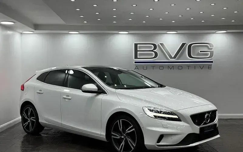 Used Volvo V40 R-Design Pro 150 HP (110 kW) 2019 Hatchback