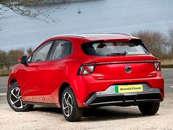 Ny MG MG4 EV Comfort 117 kW (160 HK) 2026 Röd Halvkombi