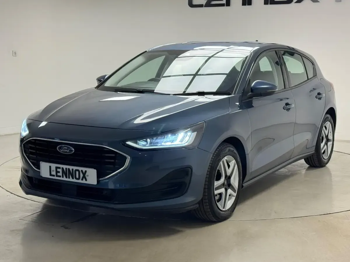 Used Ford Focus Trend 125 HP (91 kW) 2023 Blue Hatchback