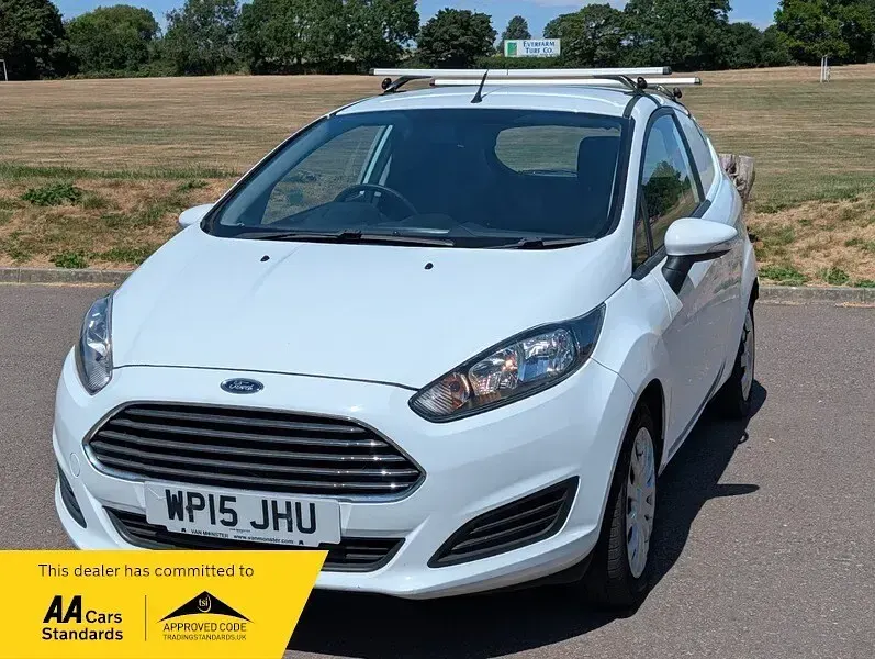 Used Ford Fiesta 75 HP (55 kW) 2015 White Van