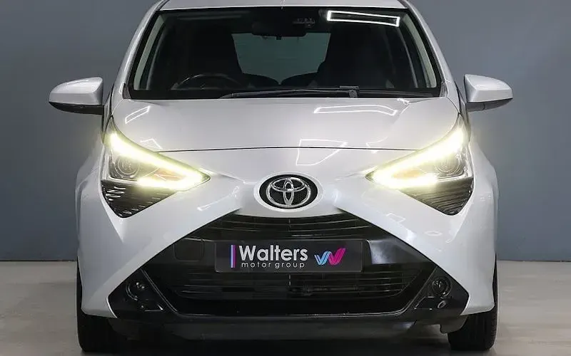 Used Toyota Aygo X-play 72 HP (52 kW) 2021 Hatchback
