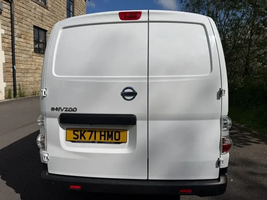 Used Nissan e-NV200 Acenta 80 kW (109 HP) 2021 White MPV