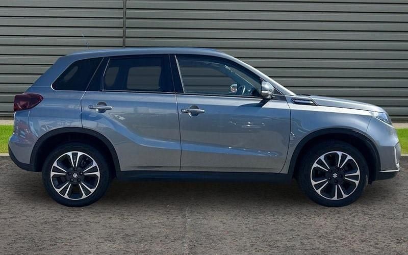 Käytetty Suzuki Vitara SZ5 129 HP (94 kW) 2023 Katumaasturi