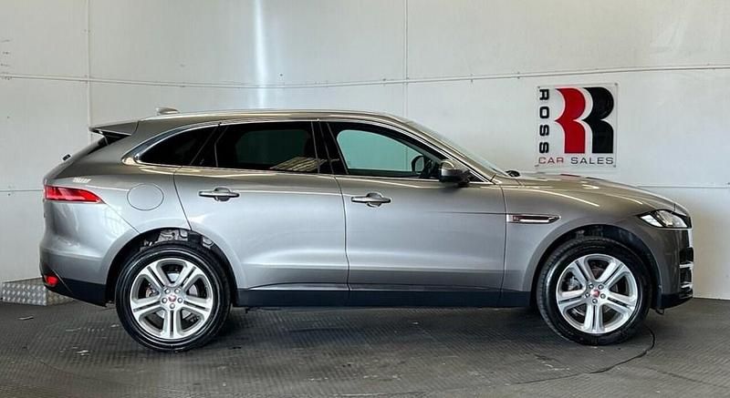 Used Jaguar F-Pace Portfolio 240 HP (176 kW) 2018 Silver SUV