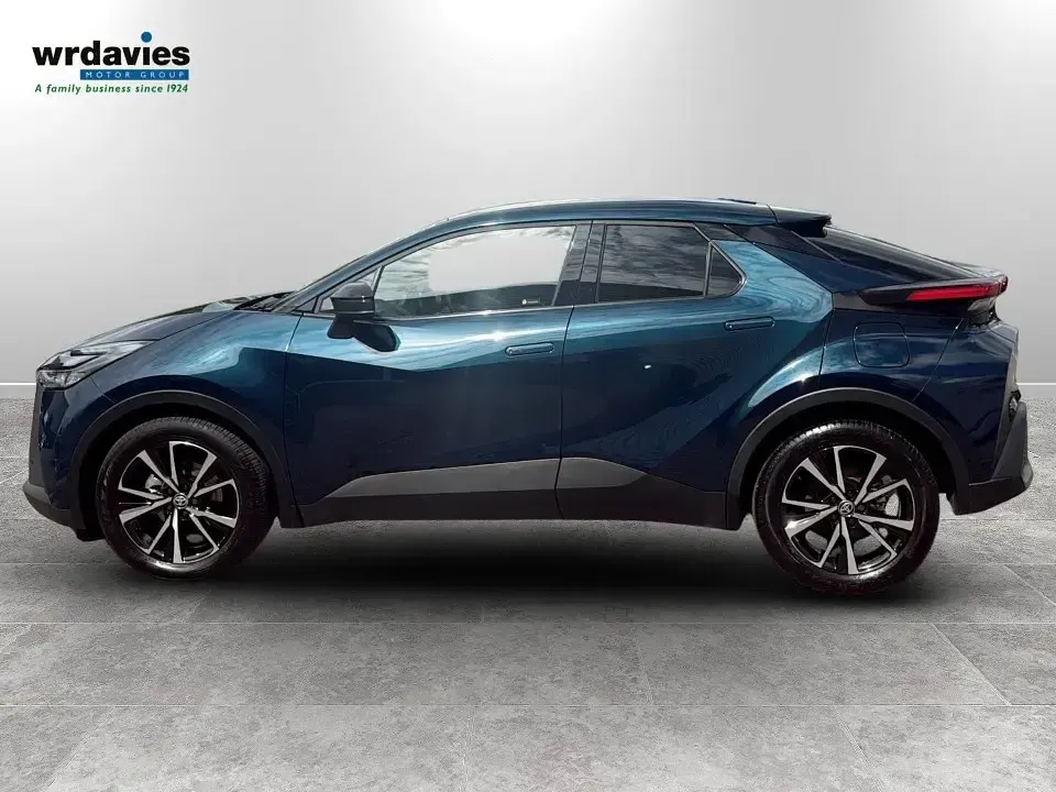 Used Toyota C-HR Design 140 HP (102 kW) 2025 Midnight teal SUV