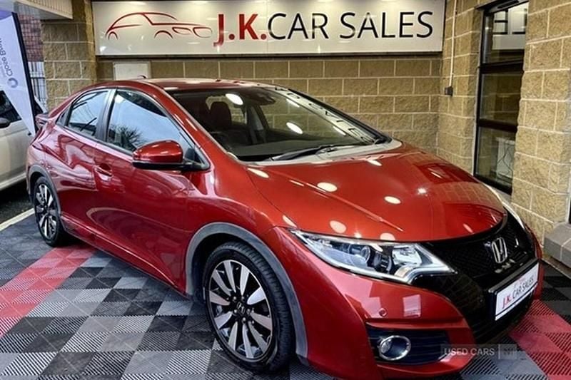 Used Honda Civic SE Plus 142 HP (104 kW) 2015 Red Hatchback