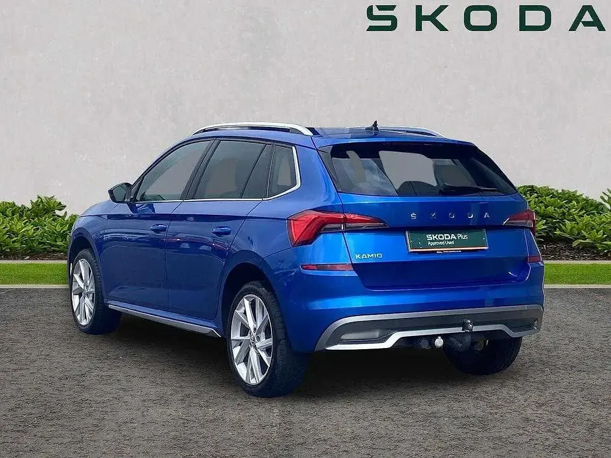Used Skoda 110 R SE L Executive 81 HP (59 kW) 2024 Race blue metallic Estate