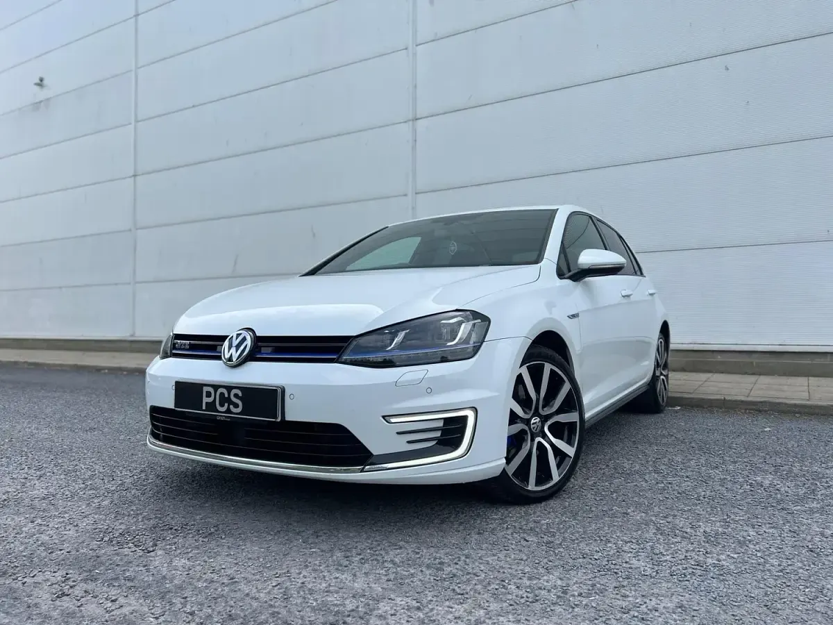 Used VW Golf VII GTE 204 HP (150 kW) 2016 White Hatchback
