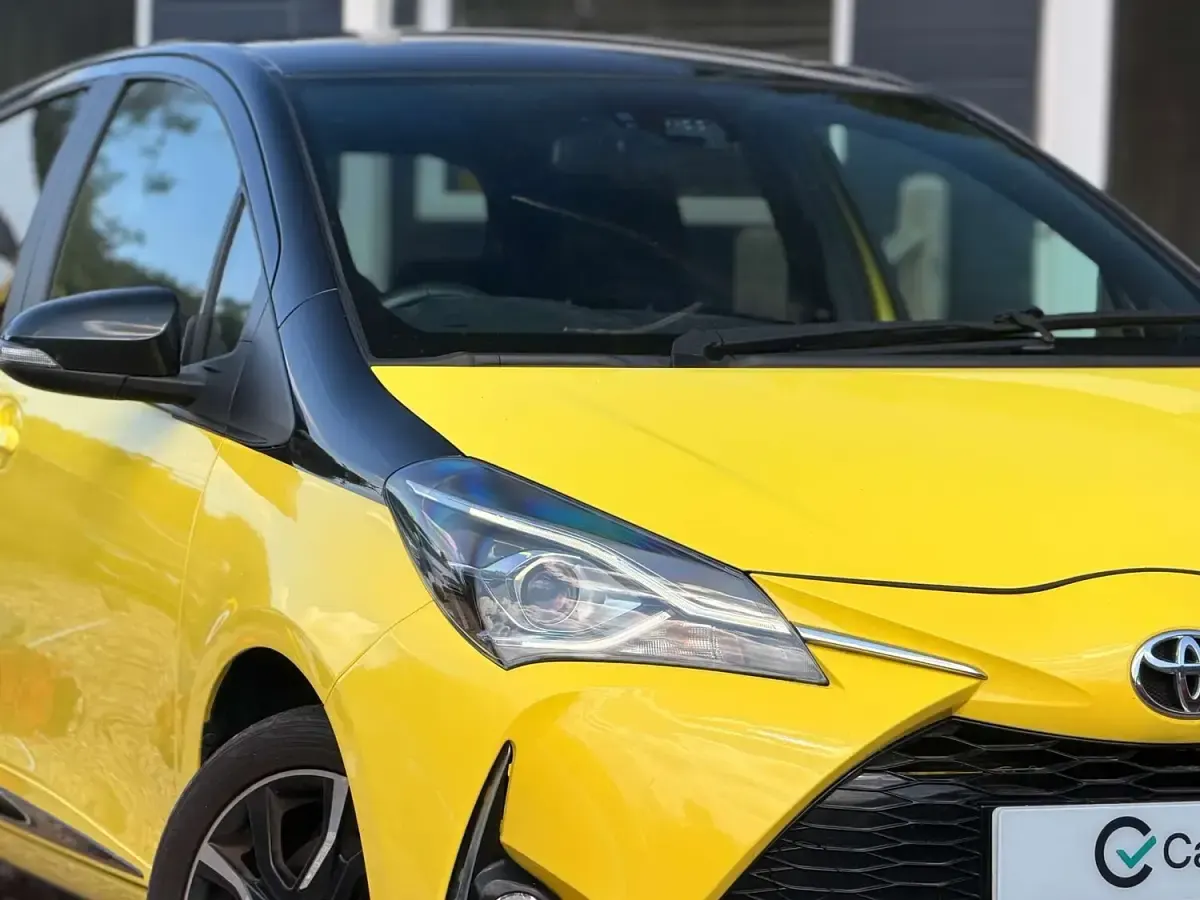 Used Toyota Yaris Edition 109 HP (80 kW) 2018 Yellow Hatchback
