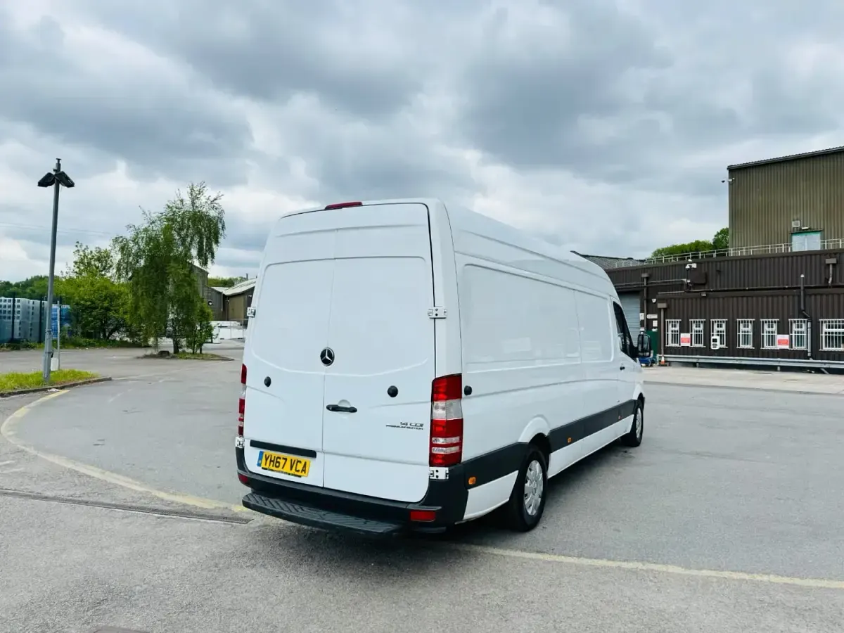 Begagnad Mercedes Sprinter 2017 Vit Van